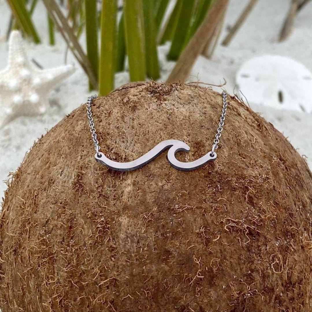 Collier en vagues marines argentées