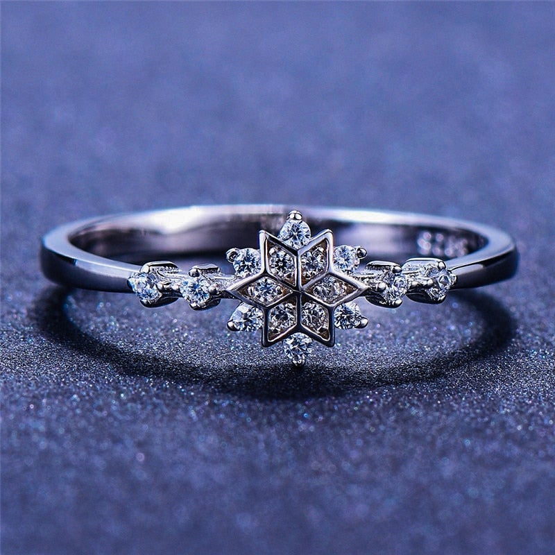 Bague en flocons de neige argentée