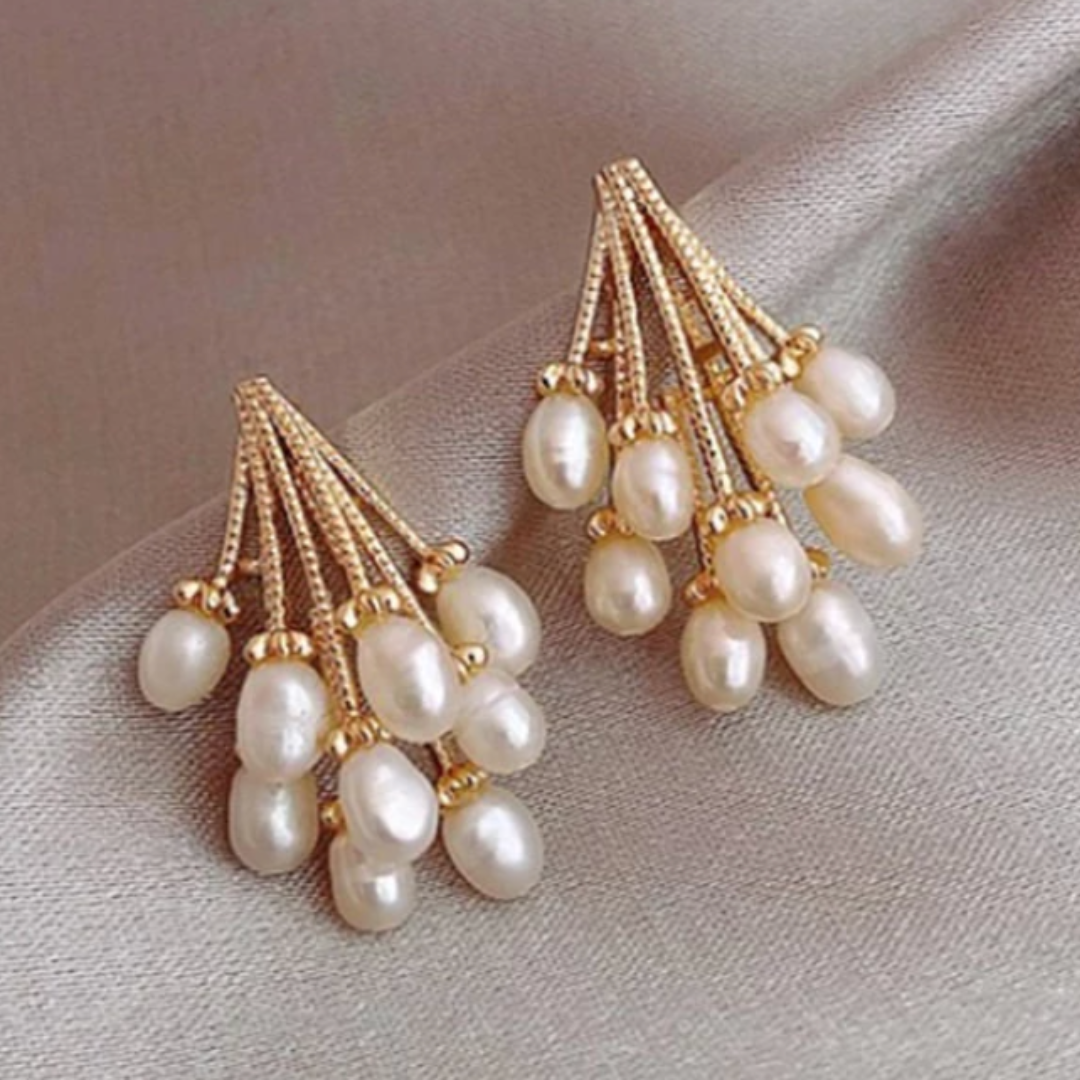Boucles d’oreilles effet perles naturelles faites main en forme de grappe