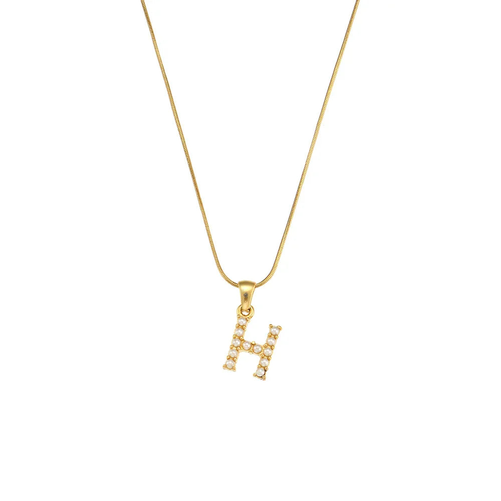 Collier d'initiales en perles précieuses et petites perles naturelles plaquées or