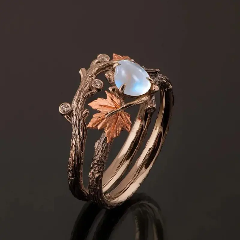 Bague avec effet pierre de lune
