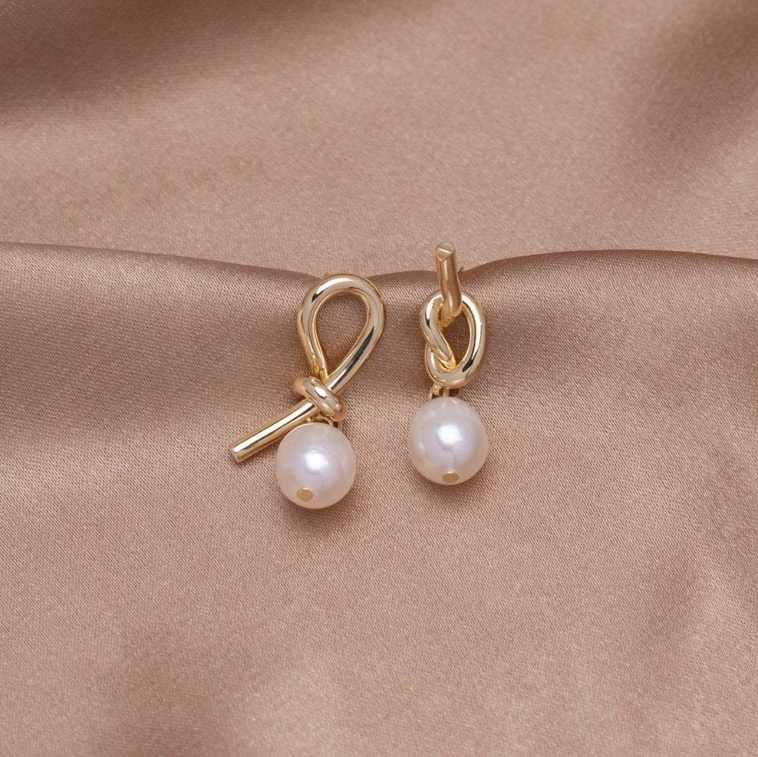 Boucles d'Oreilles en Or Noué & Perles d'Eau Douce | Or