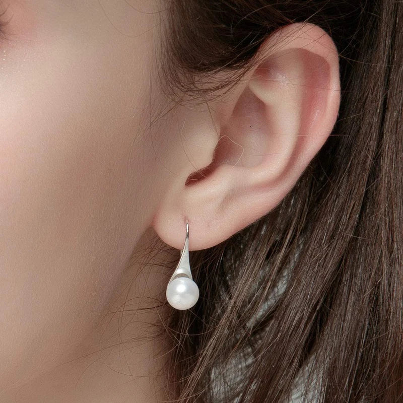 Éloïse™ | Boucles d’oreilles pendantes classiques avec perle