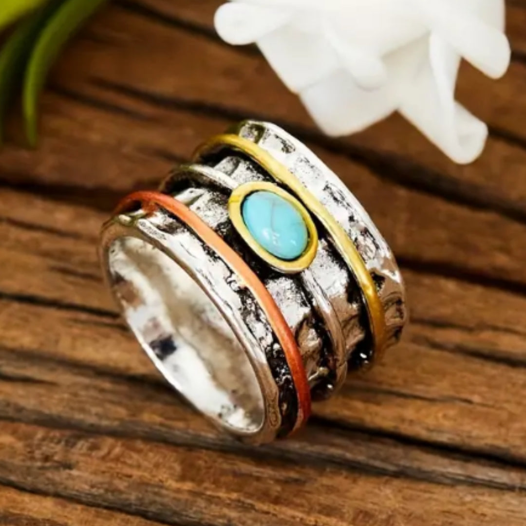 Bague en argent avec pierre bleu clair