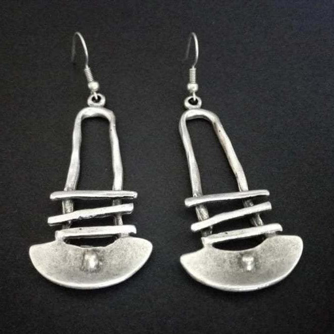 Boucles d'oreilles géométriques avec une forme spéciale