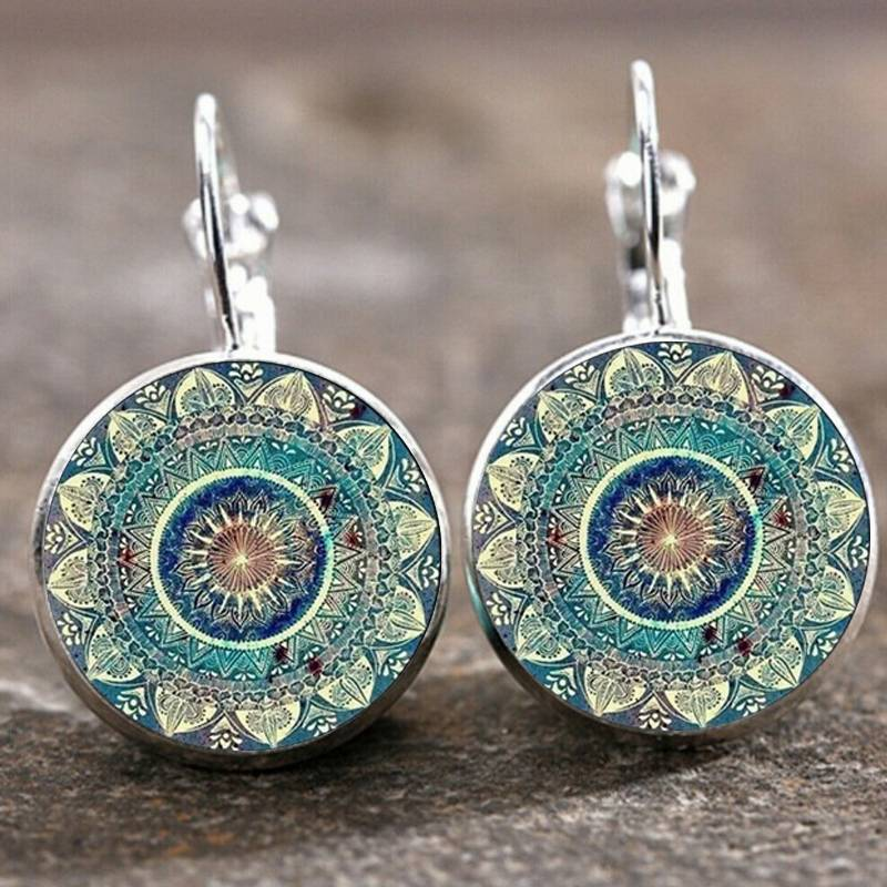 Boucles d’oreilles Rondes Élégantes Style Mandala Vintage en Finition Argentée