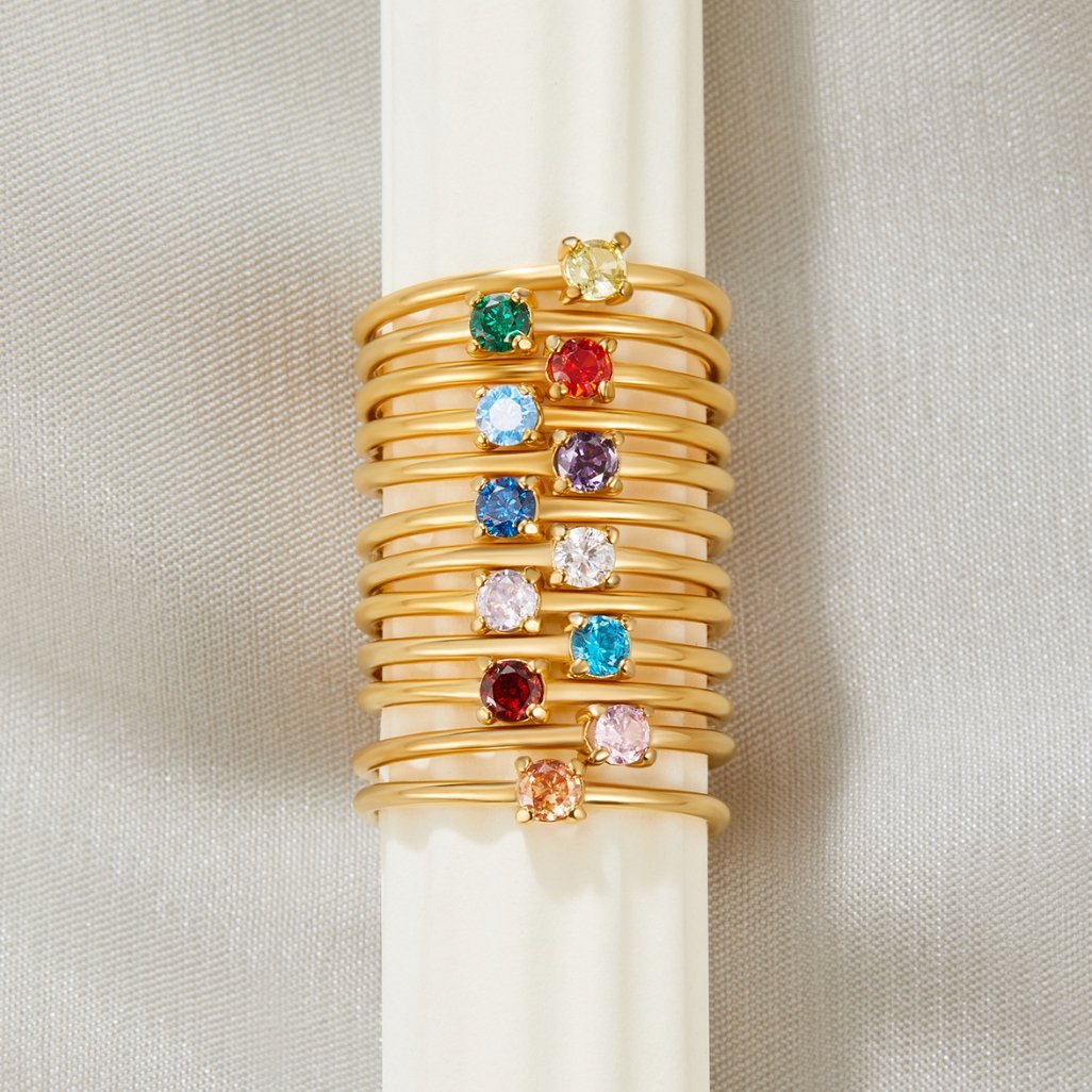 Bague en or avec pierre de naissance de juillet